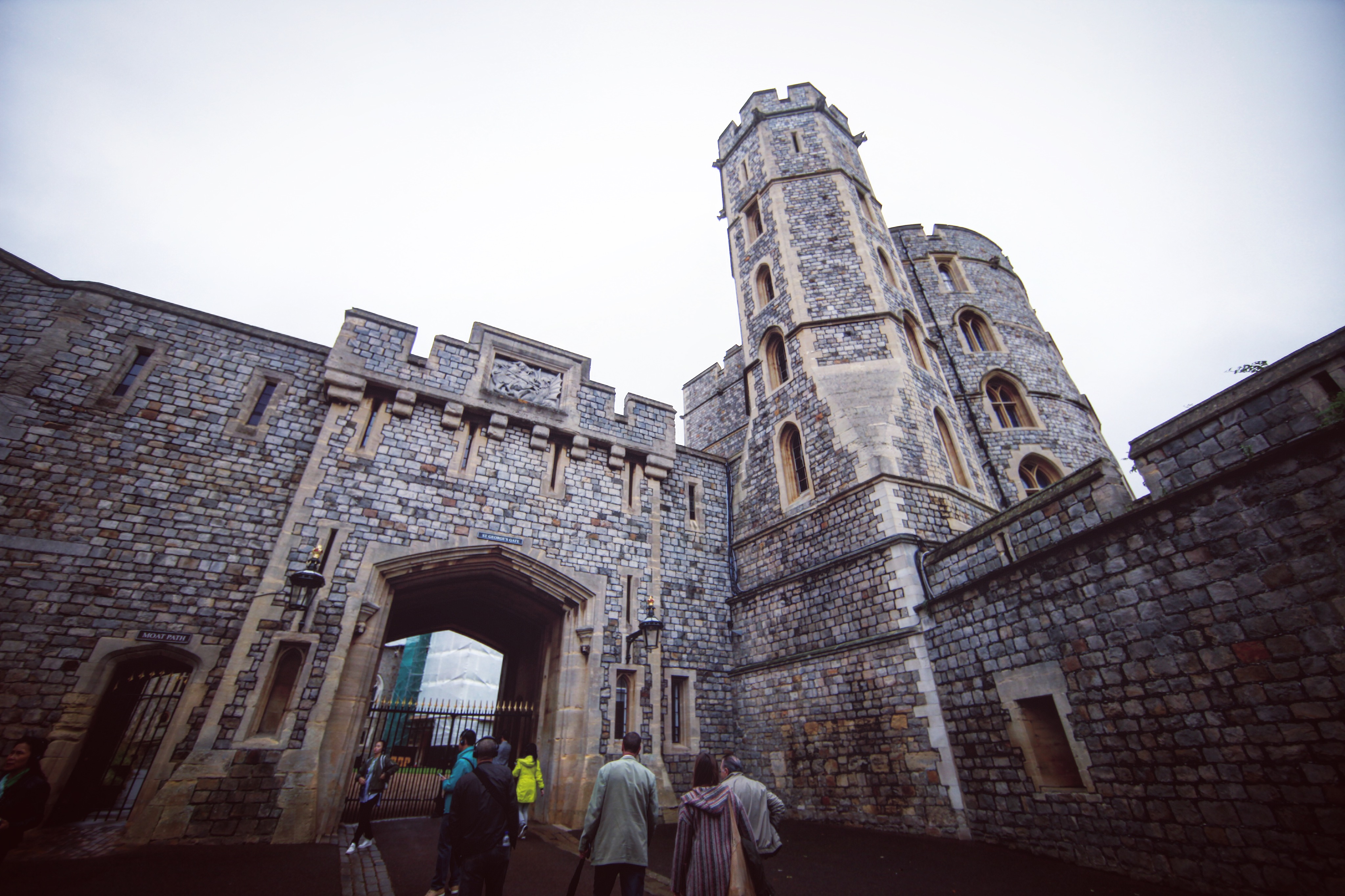 幸亏带了14mm的鱼眼头，把整个城堡拍了下来