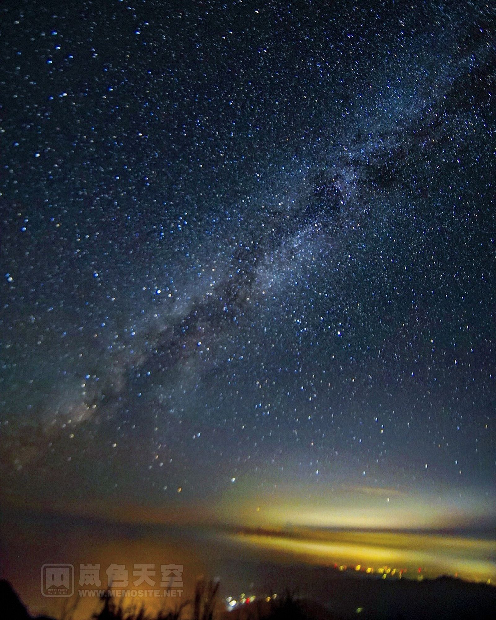 开什么玩笑，我翻这么多山，走这么多路，为的就是银河！什么爬不爬得起来，是必须要爬起来！！