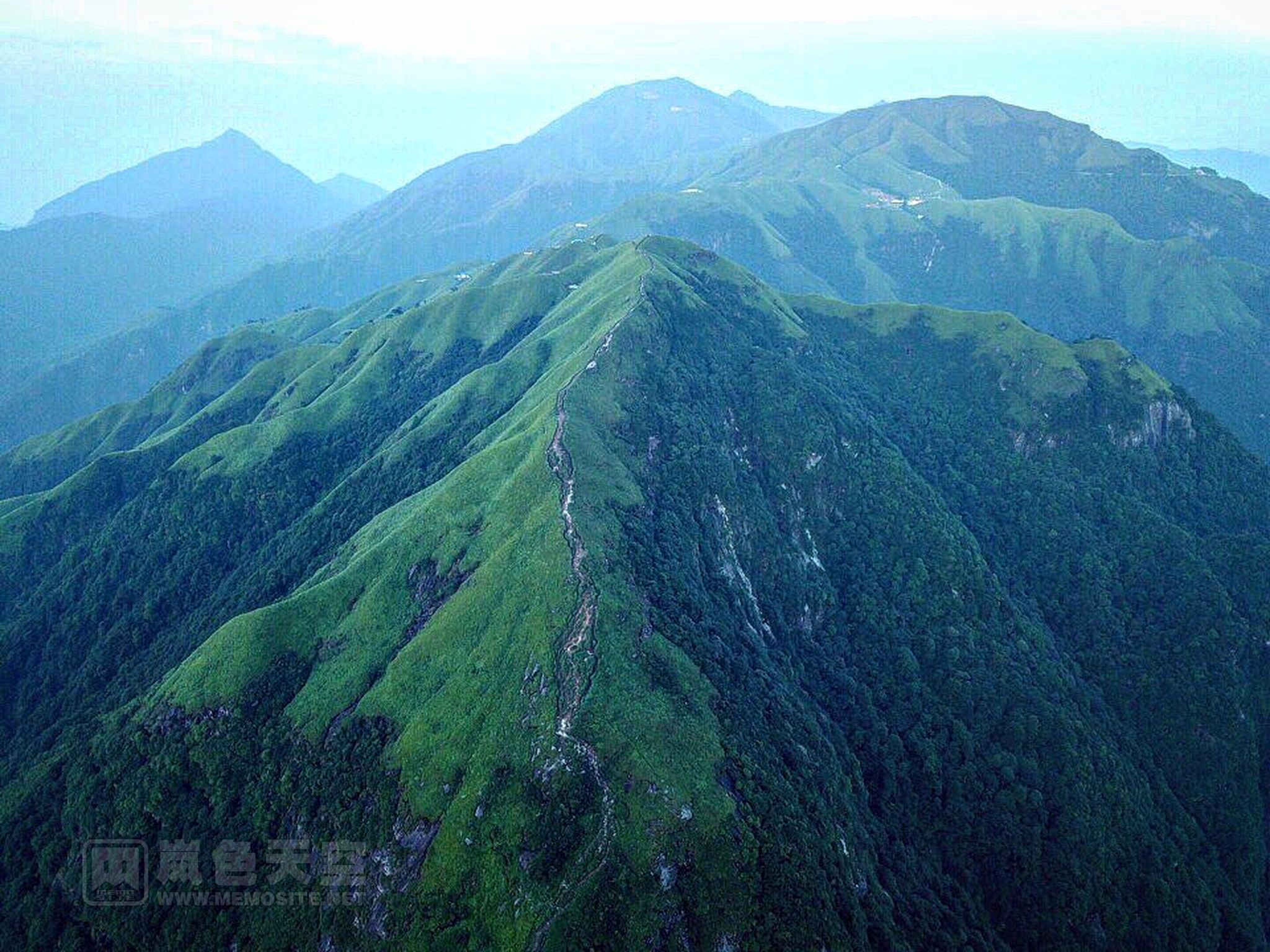 回看一下这走过的路，武功山，再见！