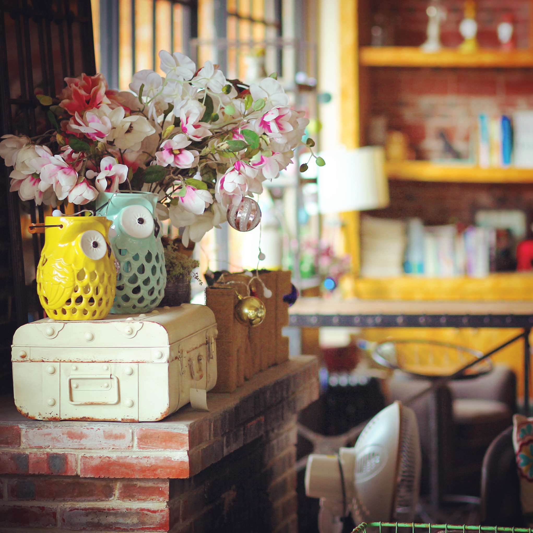 整洁而覆满细节的摆设，甚是舒服