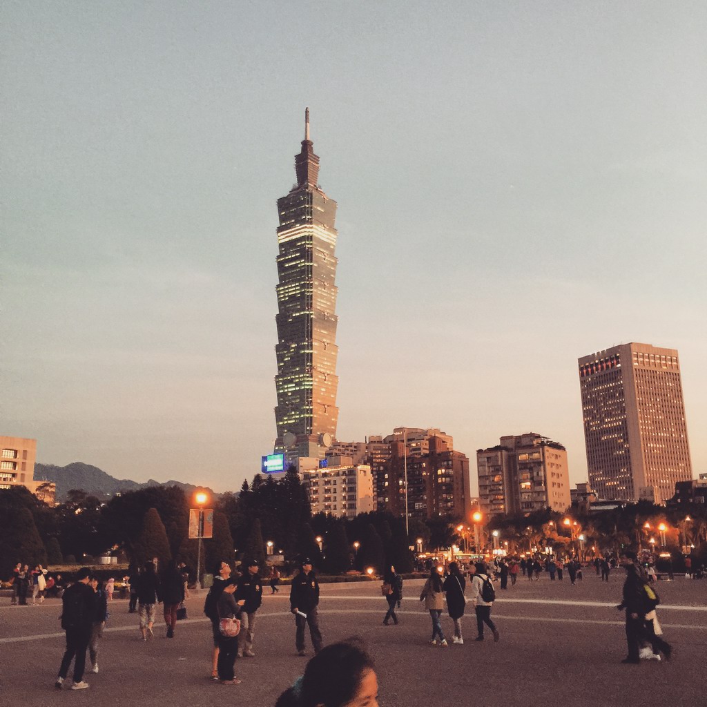 到零点的时候，101大楼就会满布烟花