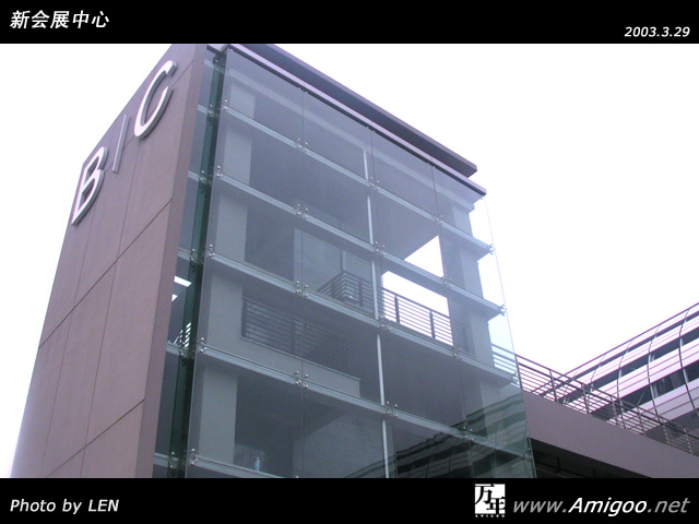 屹立的入口，在翘首盼望着不远的未来